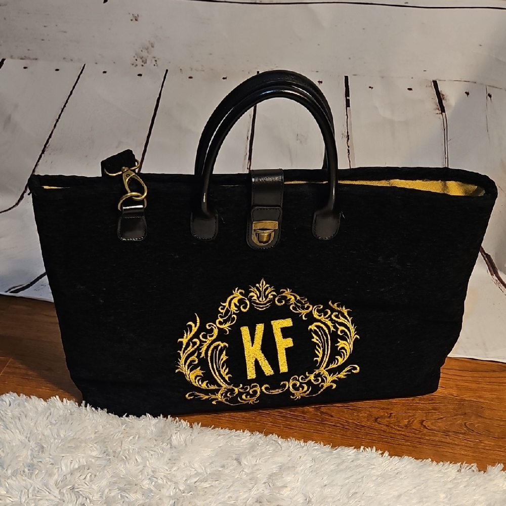 M.C.W HANDMADE CARPET BAG‎ LARGE